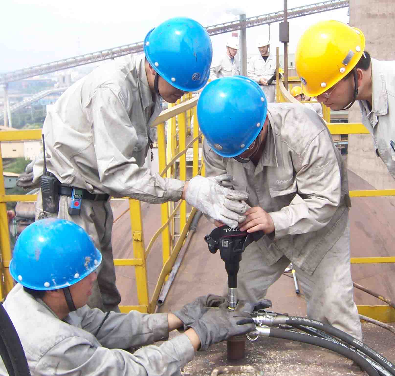 Internal Endoscope Working on the high temperature furnace